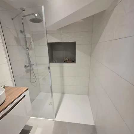 L'oree , Romantique Pour Couples, Nature, Randonnee, Jura Alsacien , Sundgau, Proche Salles De Mariages, Route De La Carpe Frite, Route Des Vins D'alsace, Acces Facilite Pour Chaises Roulantes, Parking Gratuit, Borne De Recharge Vehicule Elect *